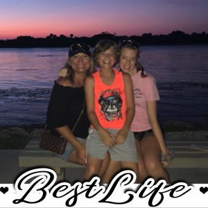 Meet your Posher, Dennice